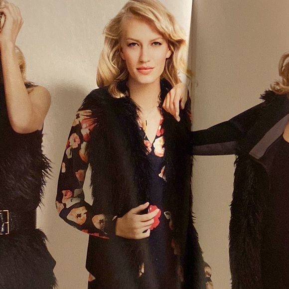 CAbi #971 Poppy blouse, medium - Picture 2 of 7